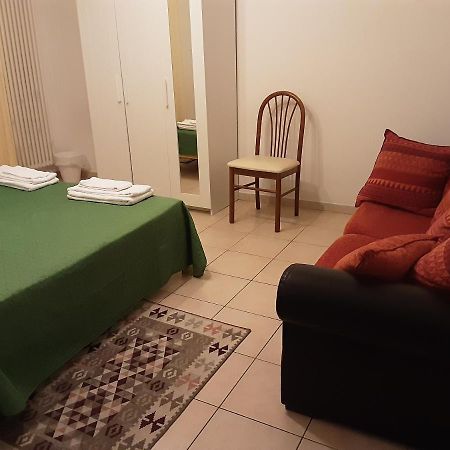 Locazione Menini - Camere zona stazione Padova Esterno foto